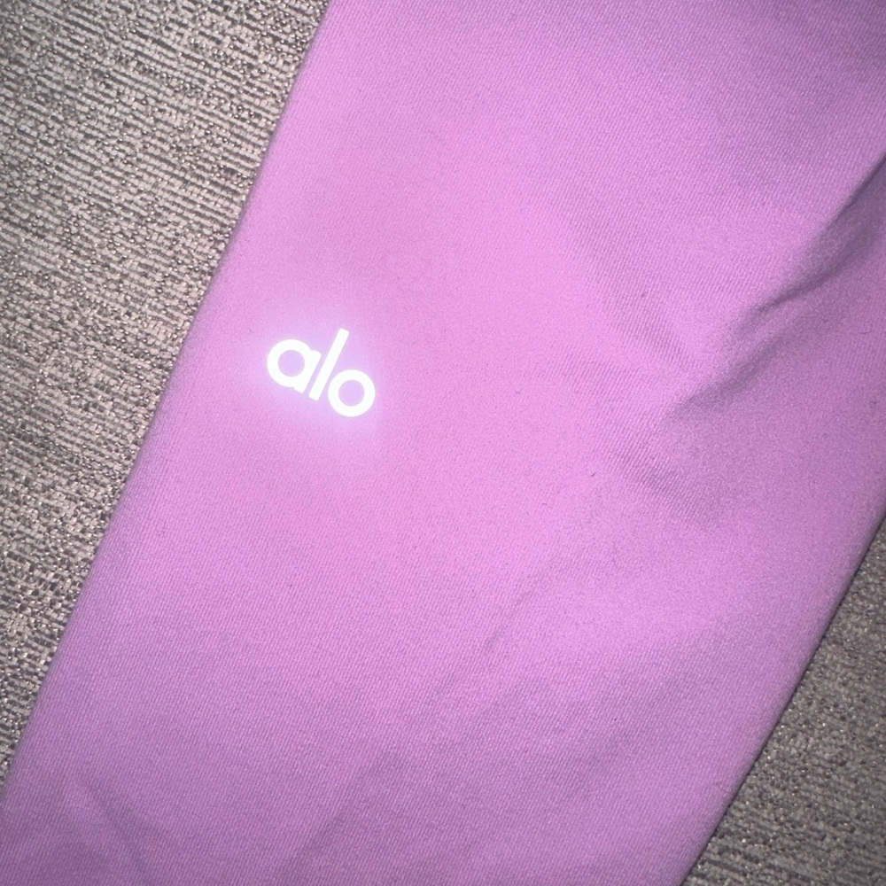 Alo Yoga High-Waist Airlift Legging size XS in Pink